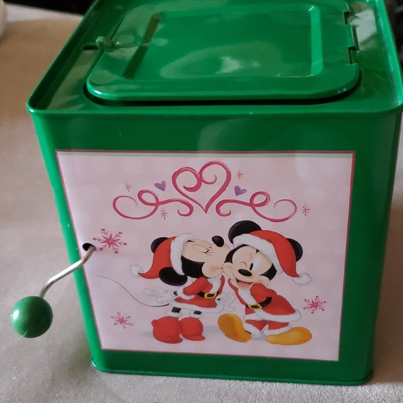 Minnie Mouse Jack-In-The-Box. - Picture 4 of 7